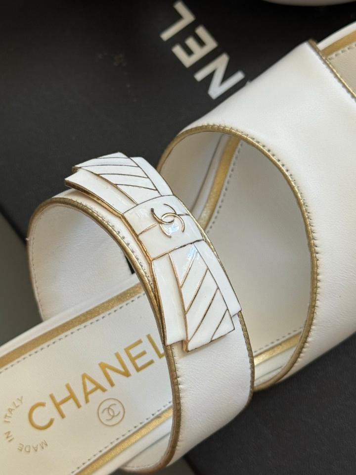 Chanel mules sandals in white leather(1)-duoc-ban-tai-Hvip Shoes and Clothes