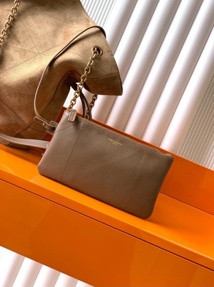 Saint Laurent Ysl JAMIE shopping in suede
GOLDEN LEAF 809824 35x35×10cm (1)-duoc-ban-tai-Hvip Bags and Accessories