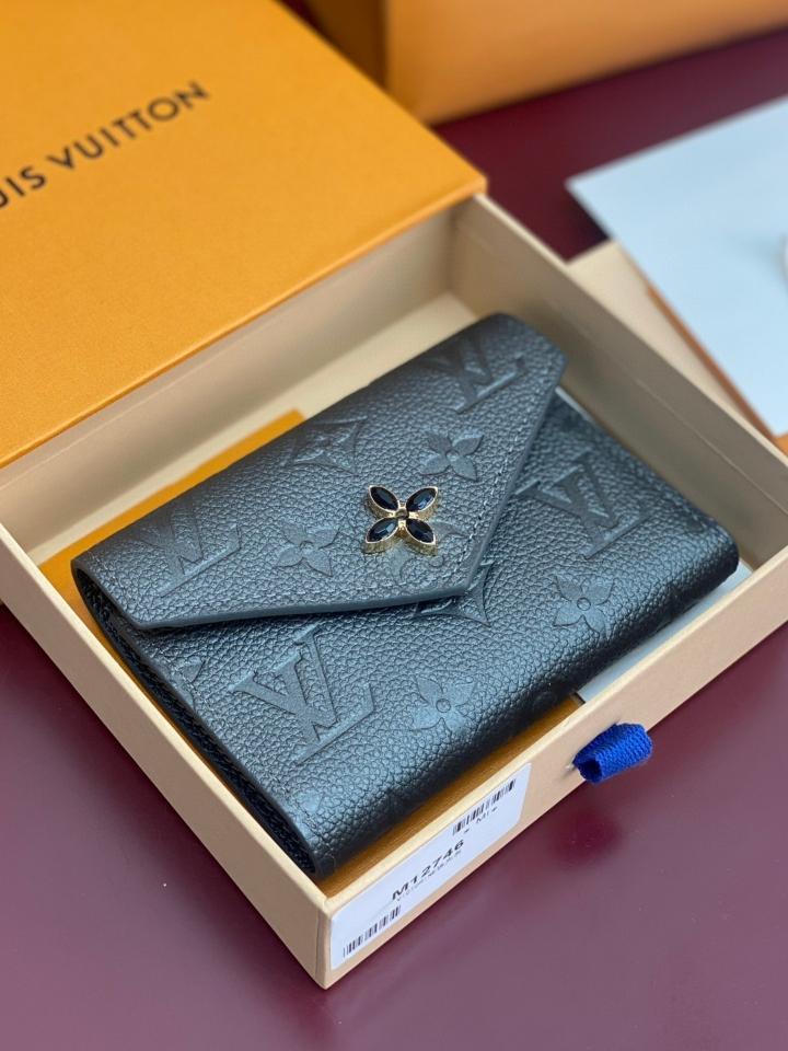 Louis Vuitton M12746
Victorine Wallet-duoc-ban-tai-Hvip Bags and Accessories