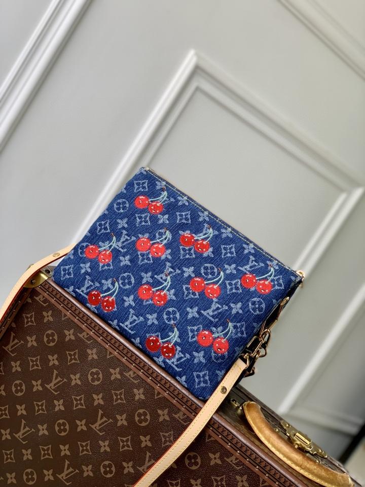 Louis Vuitton M14978
Túi Coussin PM LV x TM 20 x 12 x 26cm (1)-duoc-ban-tai-Hvip Bags and Accessories