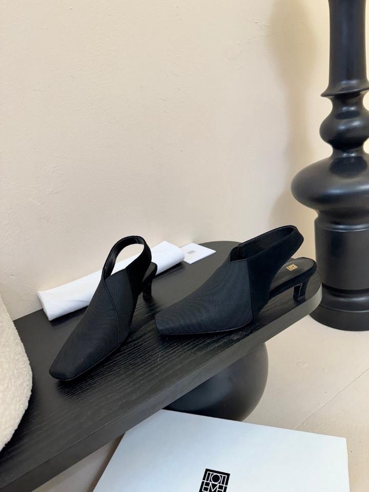 Totême The Mid Heel Elastic Slingback black (1) -duoc-ban-tai-Hvip Shoes and Clothes