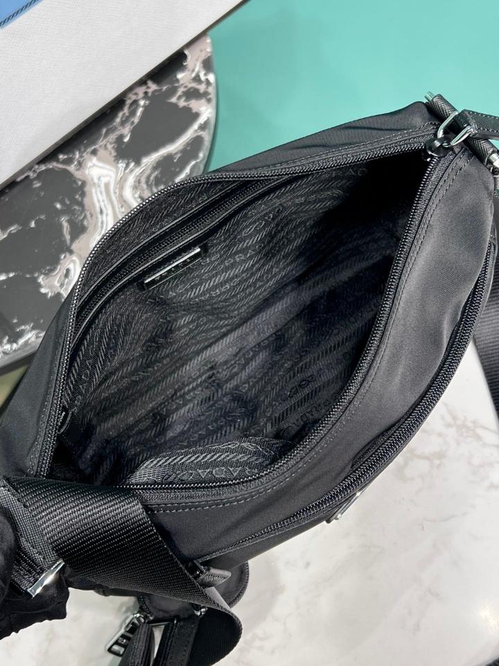 Prada Re-Nylon bag 1BC421 31x23x9cm-duoc-ban-tai-Hvip Bags and Accessories