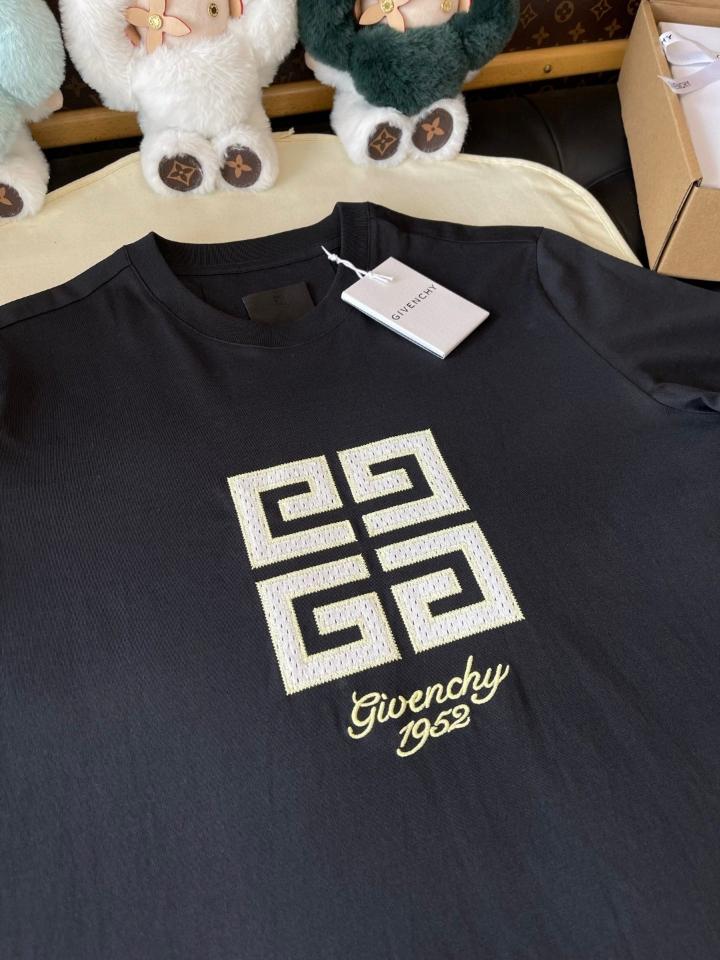GIVENCHY 4G Mesh Embroidered Logo Classic Fit Short Sleeve T-Shirt BM712H3YMV001-duoc-ban-tai-Hvip Shoes and Clothes