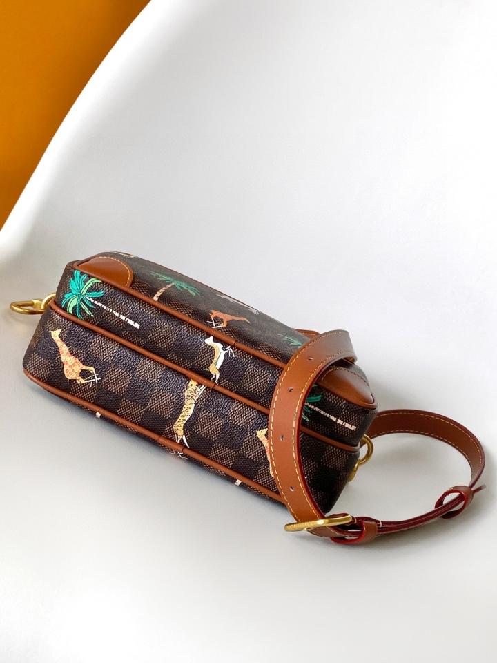 Louis Vuitton M14016
Túi Nil 25cmx17.5 x11cm-duoc-ban-tai-Hvip Bags and Accessories