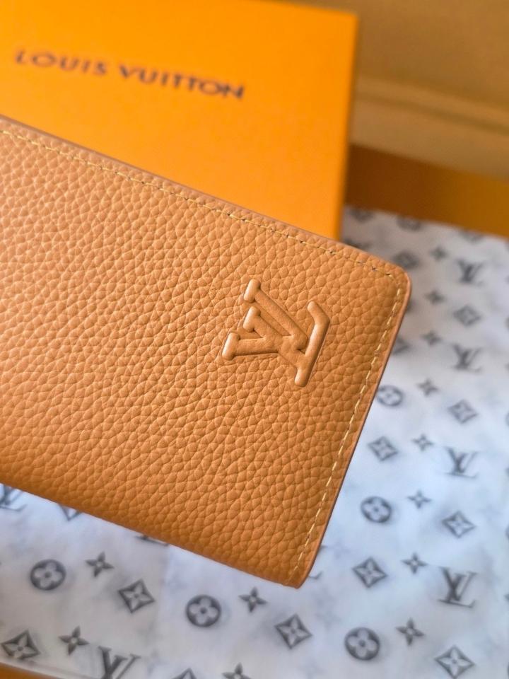 Louis Vuitton M25952
Ví Pocket Organizer-duoc-ban-tai-Hvip Bags and Accessories