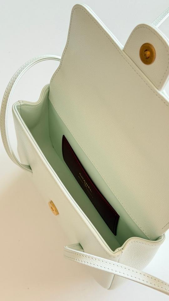 Chanel Clutch with Leather Strap   Grained Shiny Calfskin & Gold-Tone Metal,chalk white AP5068 11.5x17x5cm-duoc-ban-tai-Hvip Bags and Accessories