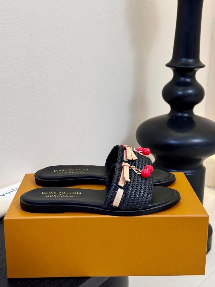 Louis Vuitton 1AHLRN
New
LV x TM Lily Flat Mule black -duoc-ban-tai-Hvip Shoes and Clothes