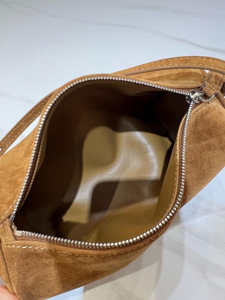 The Row 90's Bag in Nubuck beige 19.5x10x8cm-duoc-ban-tai-Hvip Bags and Accessories