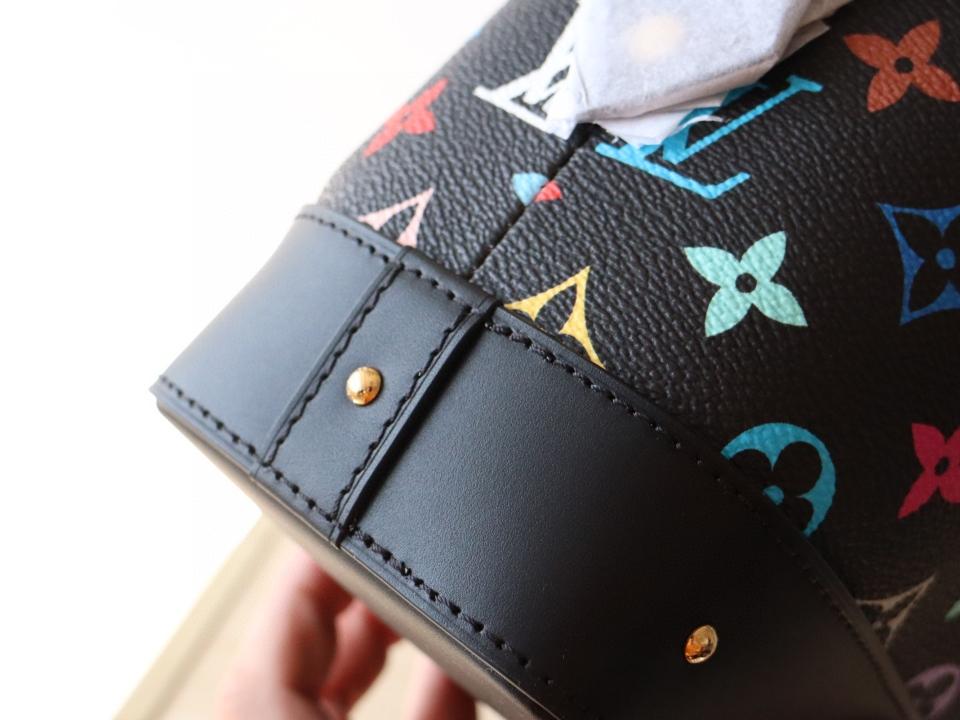 Louis Vuitton M13743
LV x TM Cosmetic Pouch GM black -duoc-ban-tai-Hvip Bags and Accessories