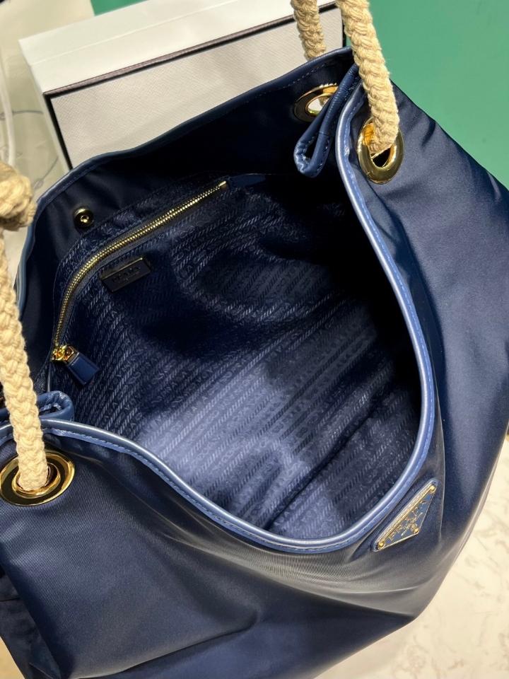 Prada Mariner large Re-Nylon shoulder bag Baltic Blue 1BC244
48x39x14cm-duoc-ban-tai-Hvip Bags and Accessories