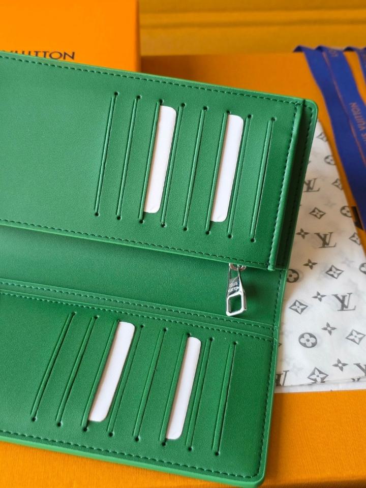 Louis Vuitton M25942
Brazza Wallet green-duoc-ban-tai-Hvip Bags and Accessories