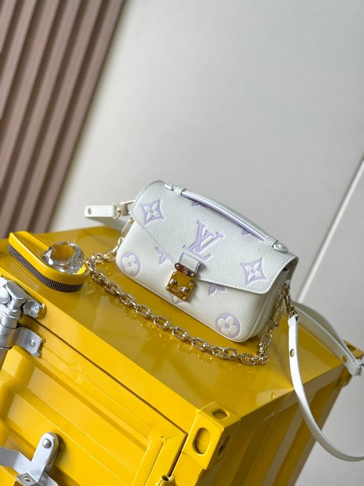 Louis Vuitton M23940
Neuheit
Pochette Métis East West 21.5*13.5*6CM L1-duoc-ban-tai-Hvip Bags and Accessories