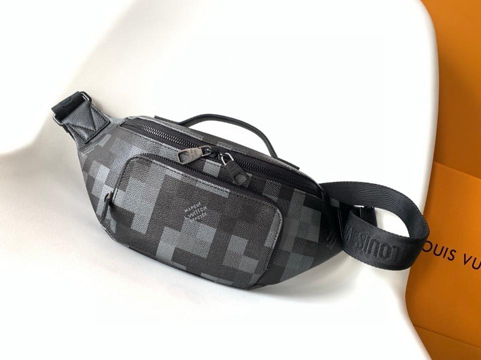 Louis Vuitton M14920
Túi Rush Bumbag 30 × 15 × 8 cm-duoc-ban-tai-Hvip Bags and Accessories