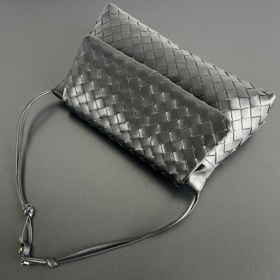 Bottega Veneta Giorno black 857657 33x19x8cm -duoc-ban-tai-Hvip Bags and Accessories