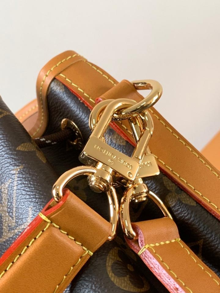 Louis Vuitton M14017
Fashion Show
Noé Cargo 24 x 16 x 22cm-duoc-ban-tai-Hvip Bags and Accessories