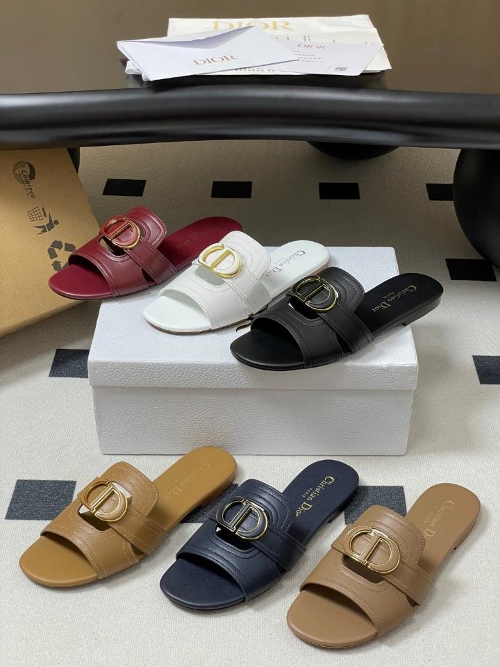 DIOR 30 Montaigne Slide
Ruby Red Calfskin
 KCO373CFY_S39R (2)-duoc-ban-tai-Hvip Shoes and Clothes