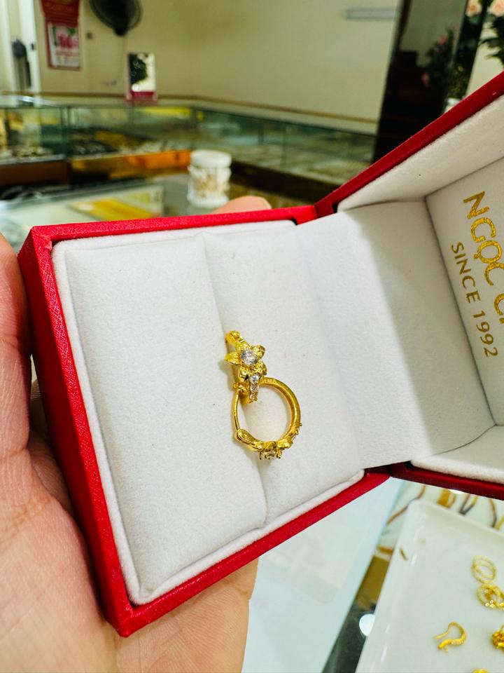Hoa tai 10k hình hoa hồng-duoc-ban-tai-VÀNG BẠC NGỌC CHIẾN