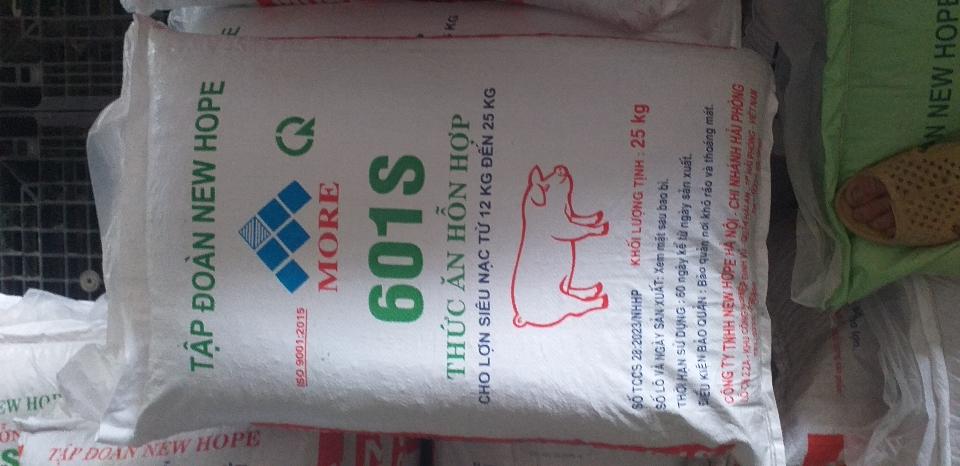 601S Hỗn hợp cho lợn từ 12 kg đến 30 kg-duoc-ban-tai-Phân bón  Phú Son