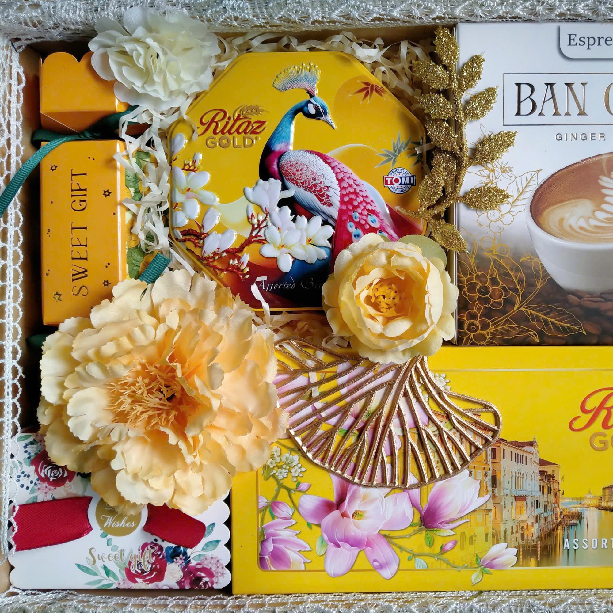 Hộp quà tặng Ritaz Gold chim Công (kèm túi xách)-duoc-ban-tai-K&N Family