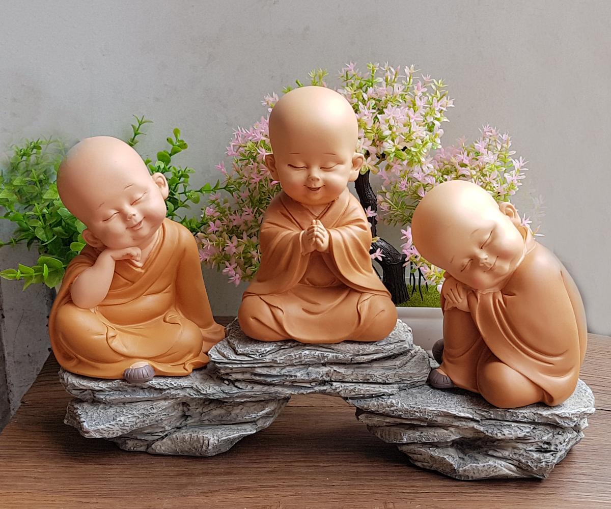 Bộ 3 chú tiểu cao 6-8cm bày trang trí-duoc-ban-tai-K&N Family