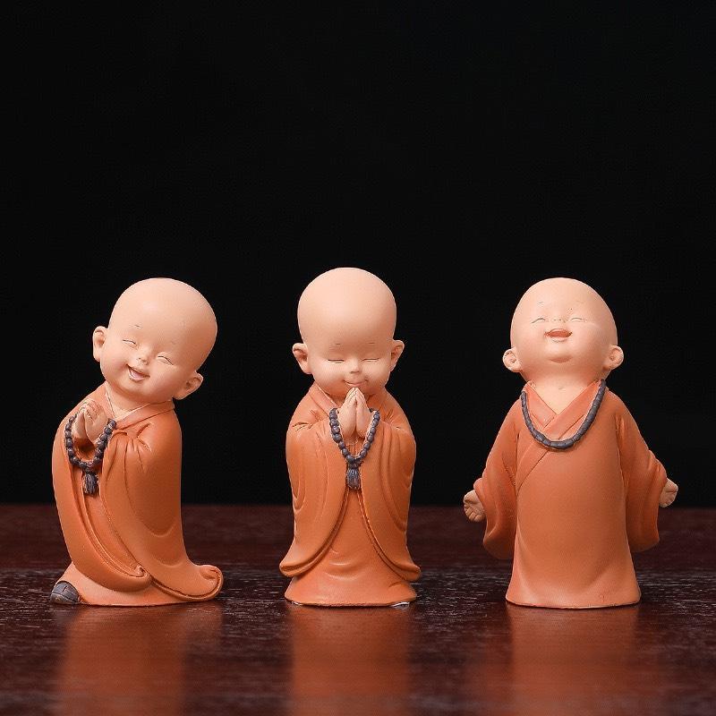 Bộ 3 chú tiểu cao 6-8cm bày trang trí-duoc-ban-tai-K&N Family