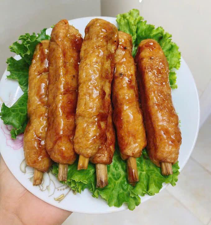 Đùi gà sả-duoc-ban-tai-K&N Family
