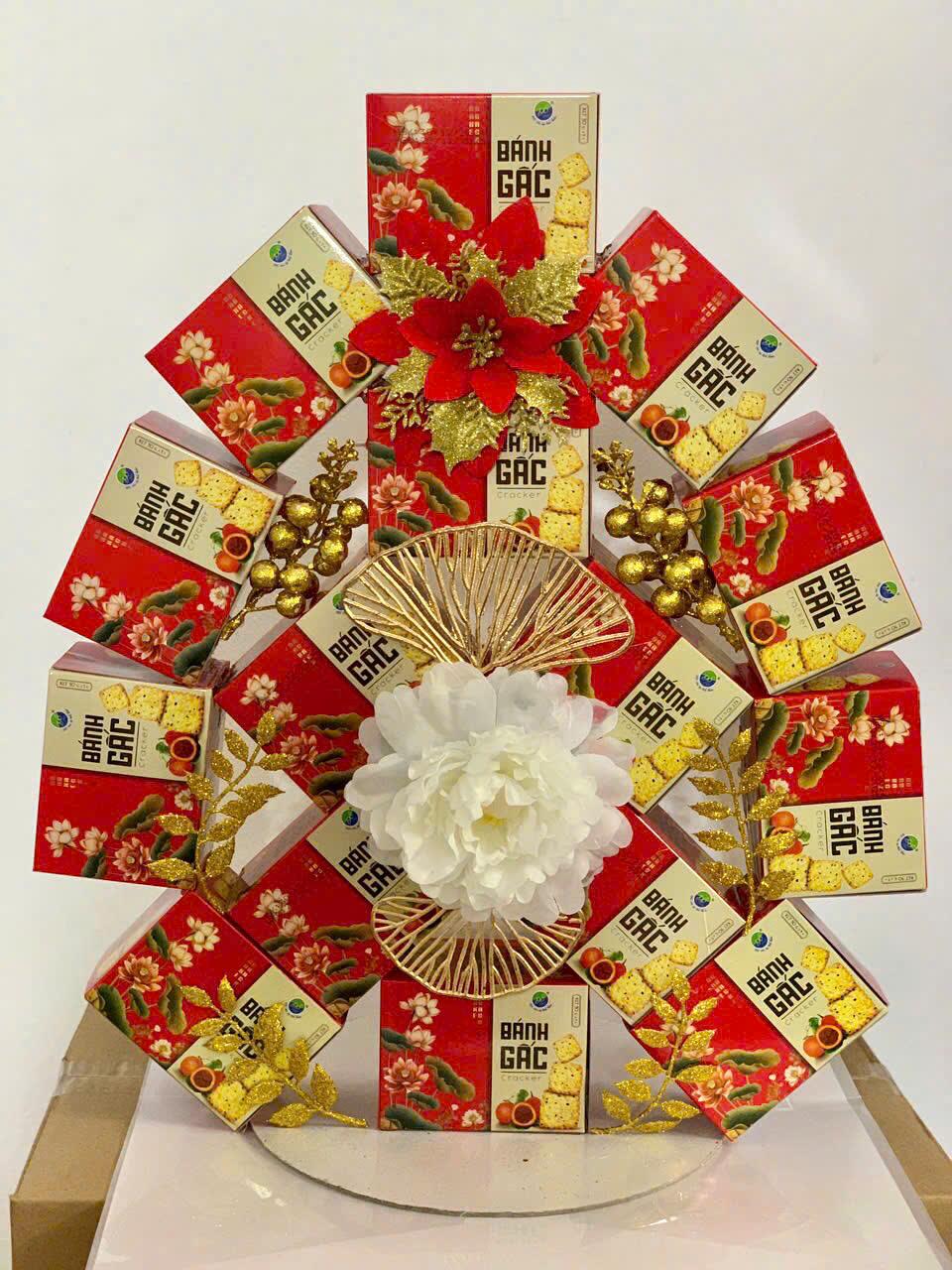 Tháp bánh dáng lá bồ đề-duoc-ban-tai-K&N Family