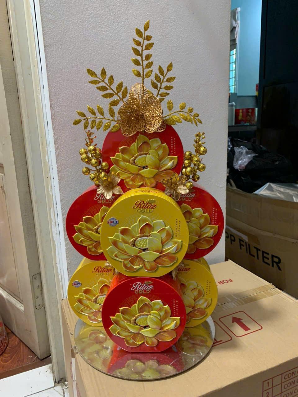 Tháp bánh lễ hoa sen/ rồng phượng vàng hộp thiếc 105g-duoc-ban-tai-K&N Family