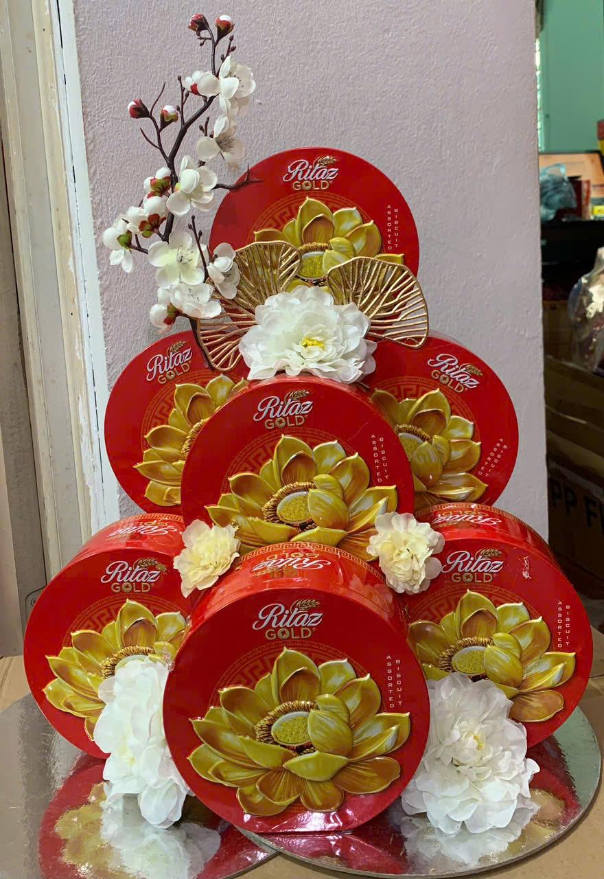 Tháp bánh lễ hoa sen/ rồng phượng đỏ hộp thiếc 105g-duoc-ban-tai-K&N Family