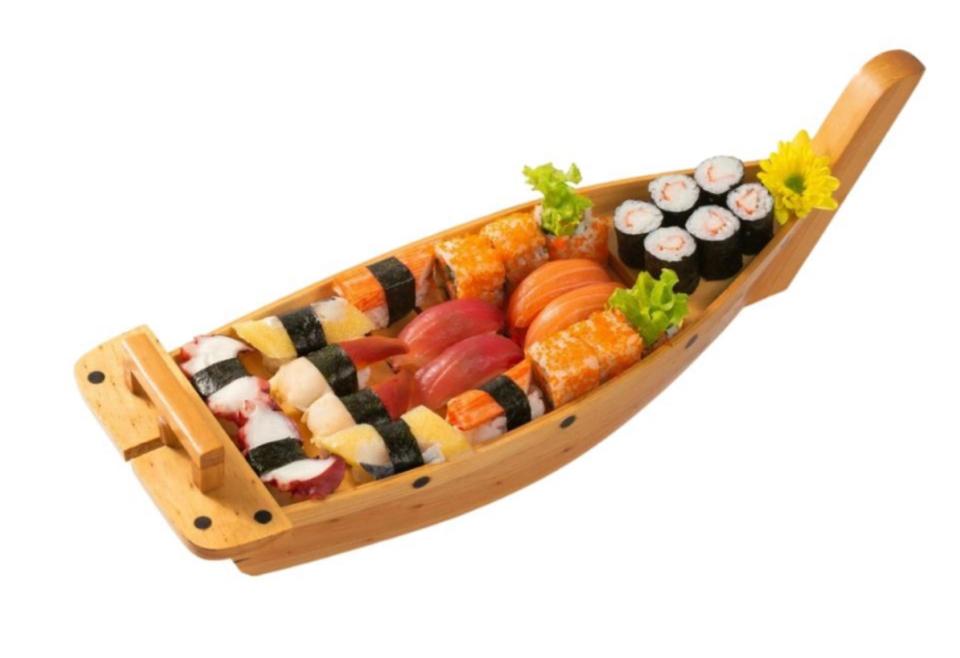 Sushi Combo 7 ( hồi,ngừ,trích,cua,tuộc,sò,maki cua, roll trứng tôm)-duoc-ban-tai-FURINSUSHI- hệ thống CITY SUSHI ĐÀ LẠT