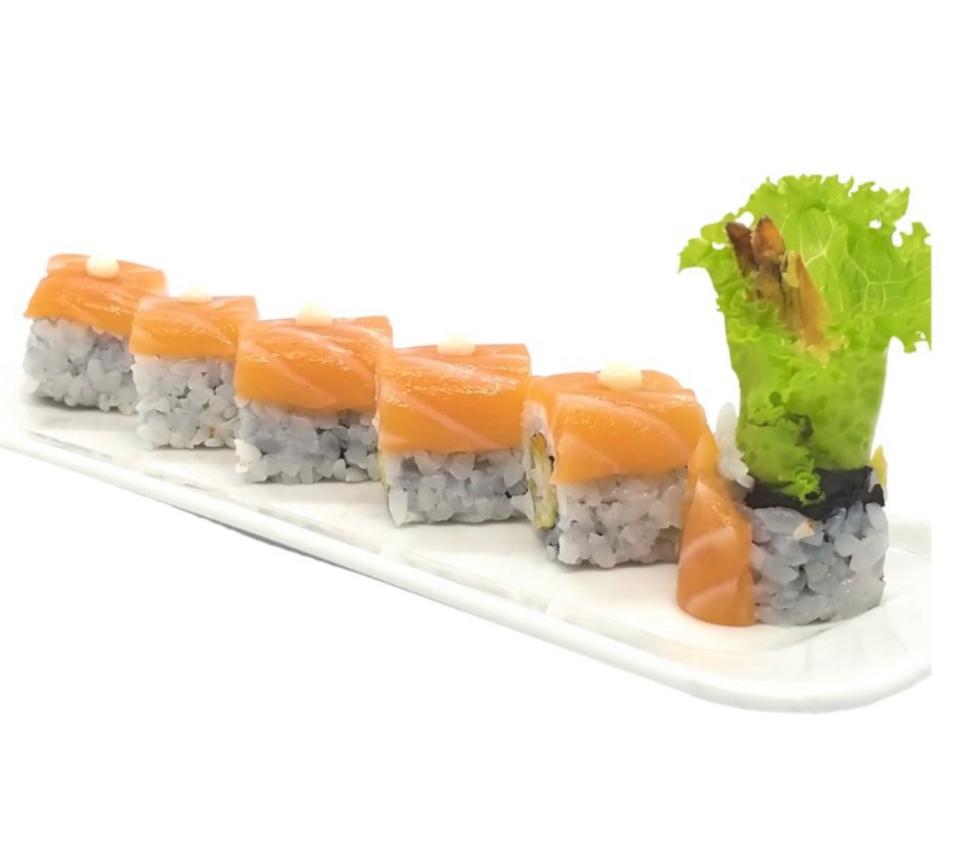 Sushi cơm cuộn tôm phủ cá hồi -duoc-ban-tai-Furin Sushi