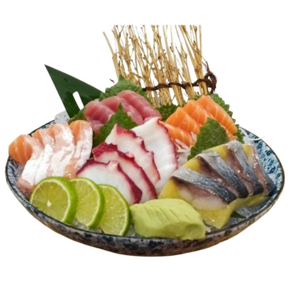 Sashimi mix 8-duoc-ban-tai-Furin Sushi