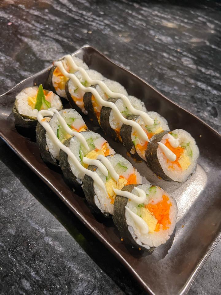 Futo maki-duoc-ban-tai-Furin Sushi
