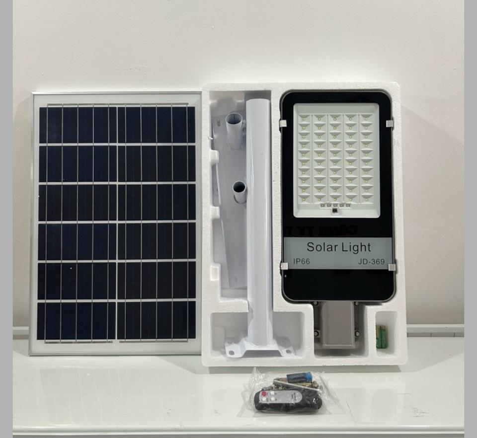 Đèn Đường Năng Lượng Mặt Trời 300W-duoc-ban-tai-Camera Đèn Năng lượng Nguyễn Linh