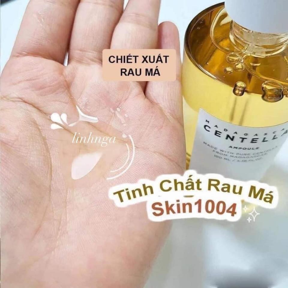 #Skin1004 Madagascar Centella Ampoule – Tinh Chất Rau Má Trở Lại Với Diện Mạo Hoàn Toàn Mới ☘
❤ 𝗦𝗲𝗿𝘂𝗺 𝗥𝗮𝘂 𝗠𝗮́ 𝗠𝗮𝗱𝗮𝗴𝗮𝘀𝗰𝗮 𝟭𝟬𝟬𝟰 𝗦𝗸𝗶𝗻-100ml
🍀 Chiết xuất 100% từ rau má nên an toàn cho mọi loại da kể cả làn da nhạy cảm nhất nhé .
🍀 Lượn một vòng sẽ thấy các bạn bên Hàn dùng nhiều lắm luôn và review cực kì tốt.
🍀 Em nó chuyên dùng để đặc trị các vấn đề về da,phục hồi làn da nhạy cảm,tái tạo da rất tốt.Nhất là những bạn da mỏng,da yếu và bị tổn thương nhé.
❌ Các công dụng thần kỳ:
🍑 Trị mụn .Kháng khuẩn, Kháng Viêm, Giảm sưng mụn.
🍑 Giảm nám da.Làm Liền sẹo.
🍑 Làm lành vết thương nhỏ nhanh.Phục hồi da bị tổn thương.
🍑 Giảm Thâm Mụn.Dưỡng da trắng sáng,mềm mịn.
🍑 Làm Sạch lỗ chân lông.Cung cấp Nước Tự nhiên cho da.
🍑 Tăng Cường khả năng chống lão hóa,giúp da luôn căng mịn.
🍑 Chiết Xuất Từ rau má rất an toàn lành tính cho da nhạy cảm.
🍑 Dạng Ampoule Tinh chất cô Đặc Thẩm thấu sâu hơn cả Essence và
Giá bán lẻ  220K 
Số lượng 1️⃣
☎️ 0797254043-duoc-ban-tai-PHƯƠNG LINH Shop