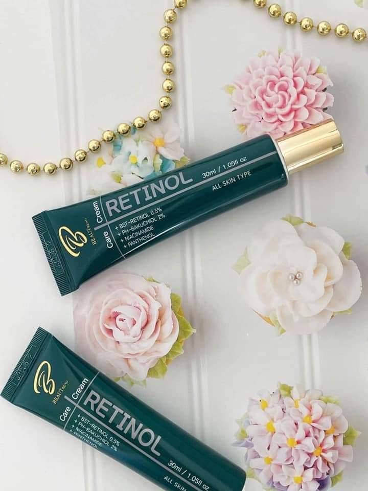 Kem dưỡng trắng da mặt Hàn Quốc Retinol bakuchiol BEAUTREND Tuýp 30ml FOCOSTORE
THÔNG TIN SẢN PHẨM
- Quy cách: Tuýp
- Trọng lượng: 30ml
- Hạn sử dụng: 2 năm kể từ ngày sản xuất
- Ngày sản xuất: Xem trên bao bì sản phẩm
- Thương hiệu: BEAUTREND
- Xuất xứ: Hàn Quốc
Kem dưỡng trắng da mặt thế hệ mới chính là chân ái đồng hành cùng chị em lấy lại làn da như ý. 
THÀNH PHẦN
- BST-RETINOL 0,5%: Tăng độ dày sừng, tăng collagen trung bì, tăng hyaluronic acid, giảm khả năng tạo mạch máu, giúp cho da dày, căng và trẻ hóa hơn
- PH-BAKUCHIOL 2%: Không gây khô da hoặc kích ứng, mẩn đỏ, không gây bong tróc
- NIACINAMIDE: Thành phần làm trắng, cải thiện sắc tố da, tác dụng tương đương với hydroquinone trong việc mờ thâm nám nhưng lại rất an toàn
- PANTHENOL: Đẩy nhanh quá trình tái tạo collagen, giúp phục hồi cấu trúc da bị tổn thương.
ĐẶC ĐIỂM NỔI BẬT
- Kem dưỡng trắng da mặt giúp chống lão hóa, làm mịn và căng mướt da hiệu quả.
- Tái tạo lớp tế bào mới, nuôi dưỡng làn da trắng sáng và săn chắc.
- Làm mờ nếp nhăn, vết chân chim, sạm nám trên làn da.
- Se khít lỗ chân lông và dưỡng ẩm sâu giúp da mềm mịn
- Phục hồi các dấu hiệu lão hóa như da chảy xệ, thiếu săn chắc, đàn hồi kém
- Kem dưỡng trắng da mặt giúp thúc đẩy tuần hoàn máu, chuyển hóa năng lượng cho vitamin C và E chống oxy hóa.
HƯỚNG DẪN SỬ DỤNG
- Kem dưỡng trắng da mặt giúp chỉ sử dụng buổi tối, tránh tiếp xúc ánh sáng sau khi dùng
- Dùng tần xuất tăng dần: Tuần đầu 2-3 lần, tuần tiếp theo 3-4 lần sau đó có thể dùng hàng ngày.
Giá bán lẻ. 300K
Số lượng 1️⃣
☎️ 0797254043-duoc-ban-tai-PHƯƠNG LINH Shop