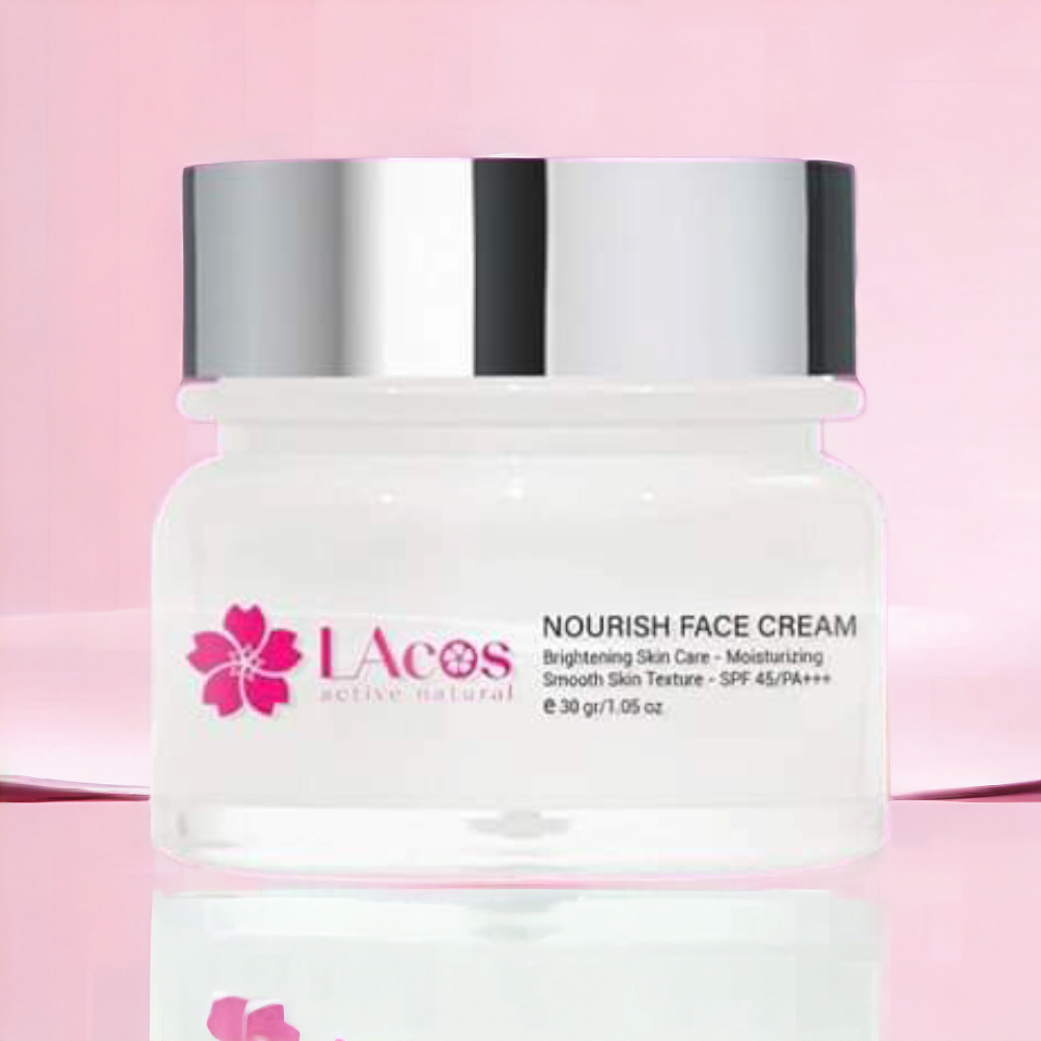 GIẢI PHÁP HOÀN HẢO NHẤT CHO NHỮNG LÀN DA TĂNG SẮC TỐ
Kem face nhung Nourish Face Cream
là loại kem đặc biệt đến từ nhà LAcos, có khả năng làm sáng da và giảm sự xuất hiện của các đốm tăng sắc tố da hiệu quả, bao gồm cả nám.
Khác biệt với các loại kem làm trắng da thông thường, Nourish Face Cream là kem dưỡng giúp da nâng tông một cách tự nhiên, mỏng nhẹ và an toàn cùng hiệu quả tối ưu.
✅ Niacinamide: Giúp giảm nám cũ, ngừa nám mới. Củng cố hàng rào bảo vệ, thu nhỏ lỗ chân lông cũng như cải thiện cho các vấn đề lão hóa da.
✅Panthenol: Đẩy nhanh tốc độ chữa lành vết thương, giảm kích ứng, viêm ngứa trên da, kháng khuẩn, chống viêm, cấp nước, dưỡng ẩm, trẻ hoá da
✅Titanium Dioxide: Có đặc tính phản xạ ánh sáng nên titanium giúp da được bật sáng nhưng vô cùng tự nhiên. Có khả năng chống nắng nên thường thấy trong các sản phẩm chống nắng vật lý.
✅Tranexamic Acid: trị nám, có khả năng làm mờ vết thâm, dưỡng sáng da, giảm mẩn đỏ, phục hồi tổn thương da do tia UV
✅Alpha-Arbutin: Nguyên liệu cao cấp từ Thụy Sỹ, có hiệu quả gấp 10 lần so với các hình thức khác của arbutin. Mang lại hiệu quả trắng da, nâng tone như mong muốn và không có tác dụng phụ như Hydroquinone.
Là sản phẩm an toàn, lành tính Nourish Face Cream không chỉ giúp da bật tông mà còn đảm bảo sức khỏe cho làn da được lâu dài, bền bỉ và duy trì trong thời gian dài.
-----------------------
Giá 359 K 
Số lượng 1️⃣
☎️ 0797254043-duoc-ban-tai-PHƯƠNG LINH Shop