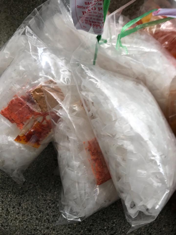 Bánh tráng trắng cắt sợi -duoc-ban-tai-Bách Hoá Phương Anh