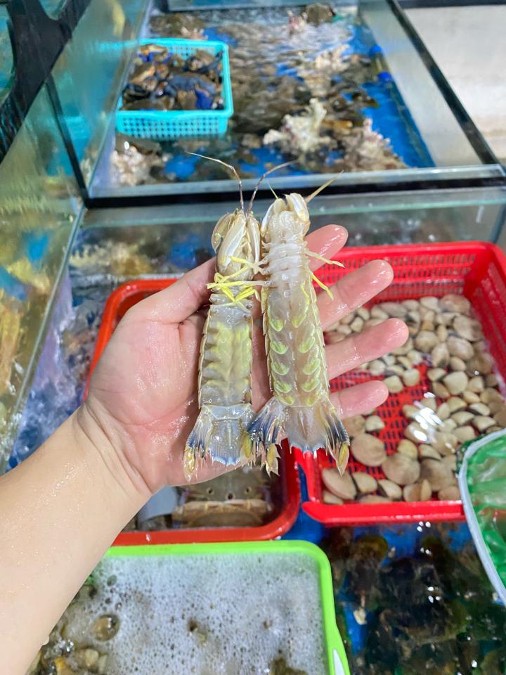 Tôm tít-duoc-ban-tai-Nhà hàng hải sản Win Seafood