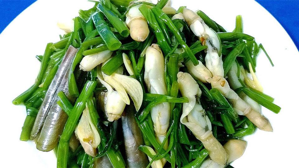 Móng tay xào rau muống-duoc-ban-tai-Nhà hàng hải sản Win Seafood