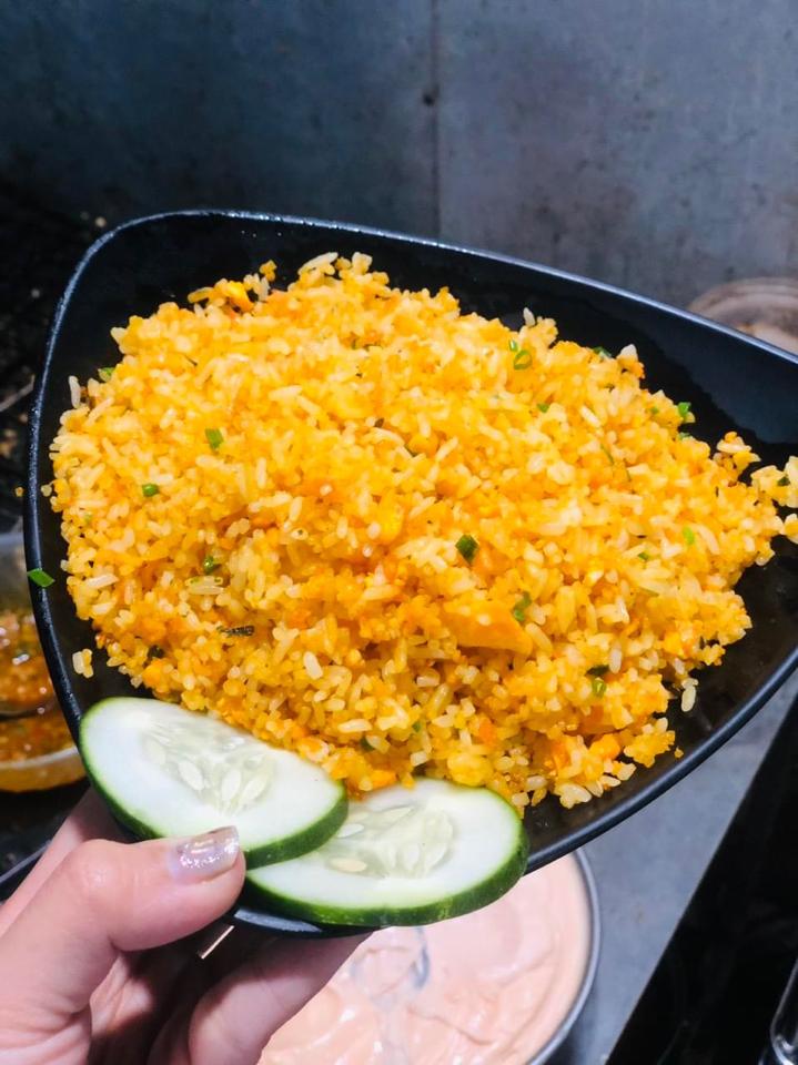 Cơm chiên trứng-duoc-ban-tai-Nhà hàng hải sản Win Seafood
