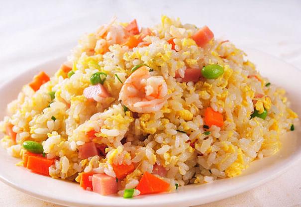 Cơm chiên hải sản-duoc-ban-tai-Nhà hàng hải sản Win Seafood