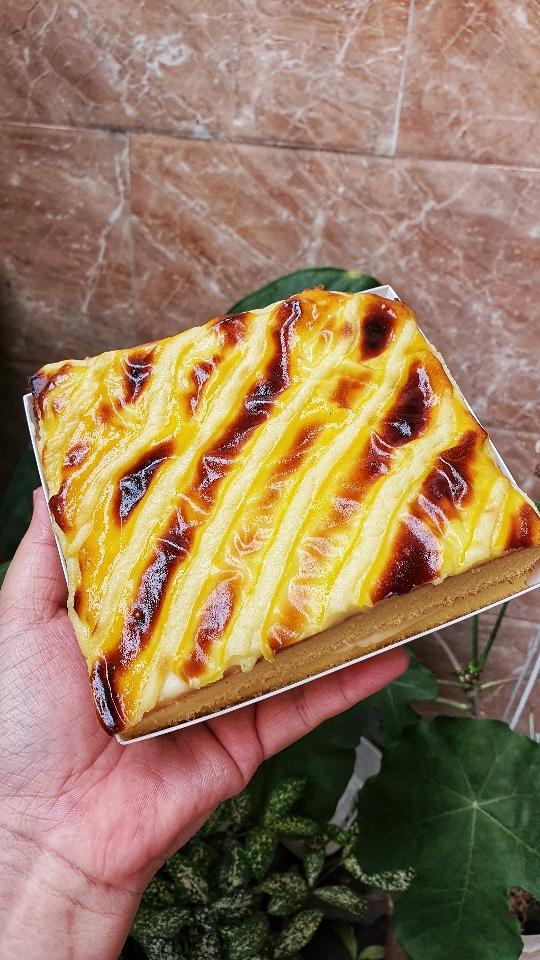 Yaua Phomai Nướng-duoc-ban-tai-Tiệm bánh Péo Péo