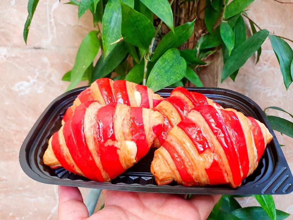 Croissant Cheese (4c)-duoc-ban-tai-Tiệm bánh Péo Péo