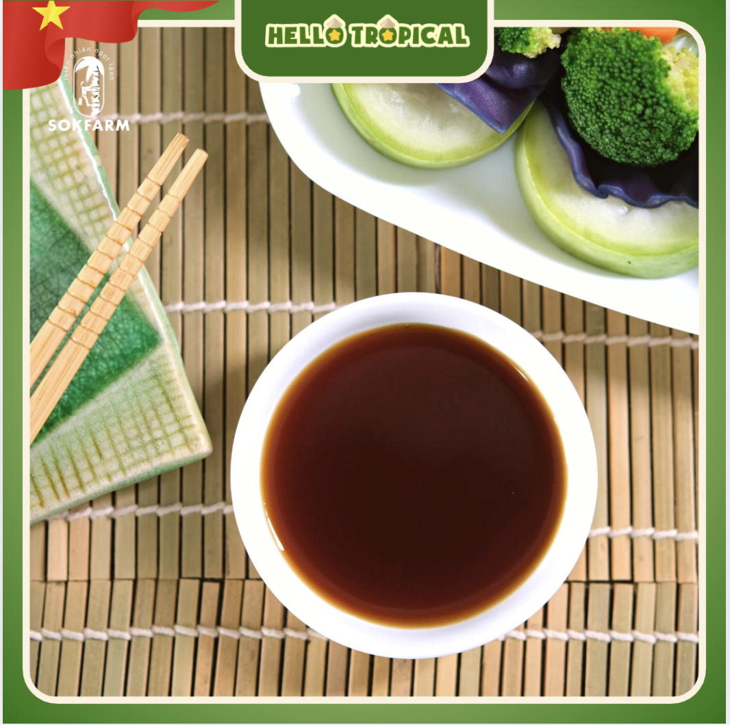 Nước tương mật hoa dừa SOKFARM dòng ít muối chính gốc Trà Vinh (Chai thủy tinh 200ml)-duoc-ban-tai-HELLO TROPICAL VIETNAM