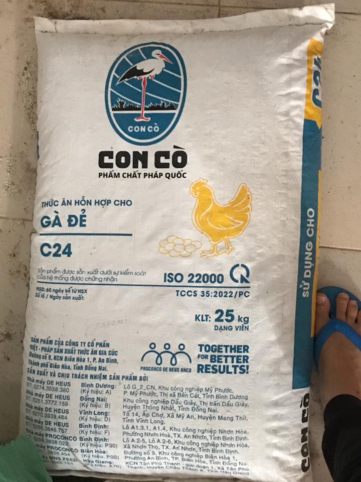 Cám gà đẻ 25kg -duoc-ban-tai-Ngọc Vân