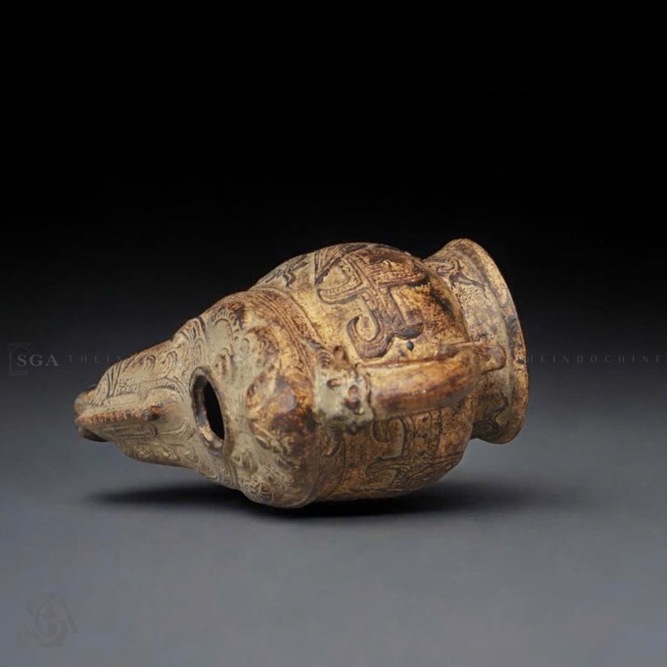 Ấm rượu dáng Thương Chu-duoc-ban-tai-SAIGON GALLERY ART