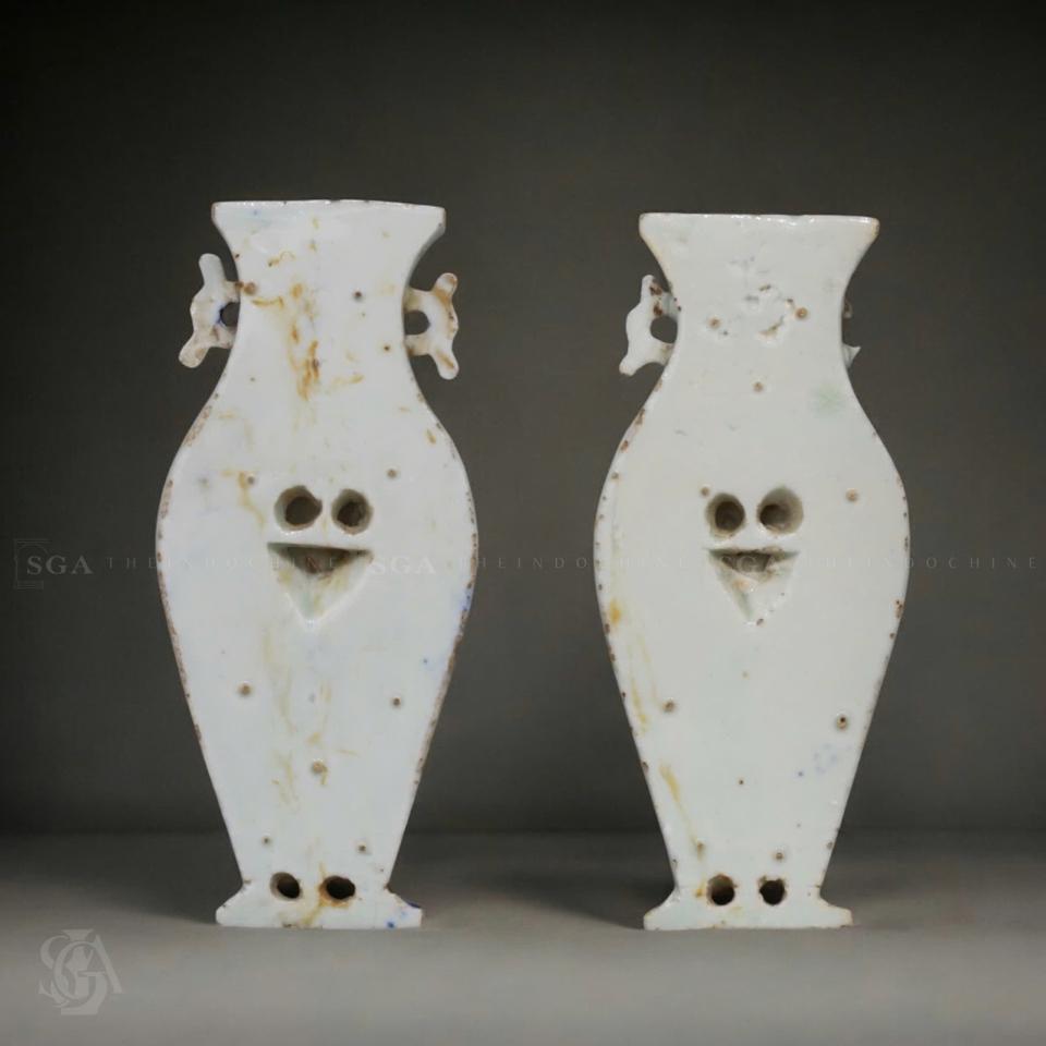 Cặp treo tường sứ trắng xanh-duoc-ban-tai-SAIGON GALLERY ART