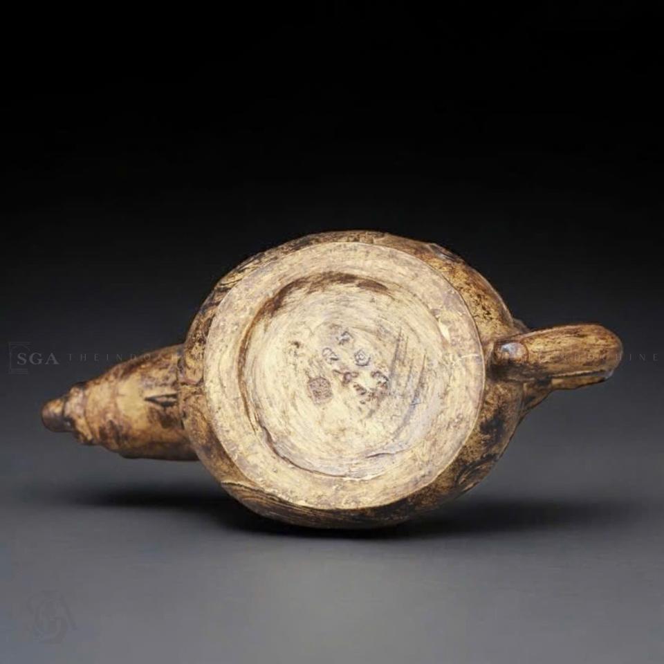 Ấm rượu dáng Thương Chu-duoc-ban-tai-SAIGON GALLERY ART