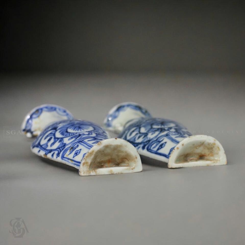 Cặp treo tường sứ trắng xanh-duoc-ban-tai-SAIGON GALLERY ART